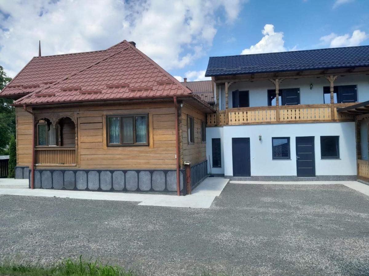 Casa de lângă pădure Hotel Sighetu Marmaţiei Exterior foto