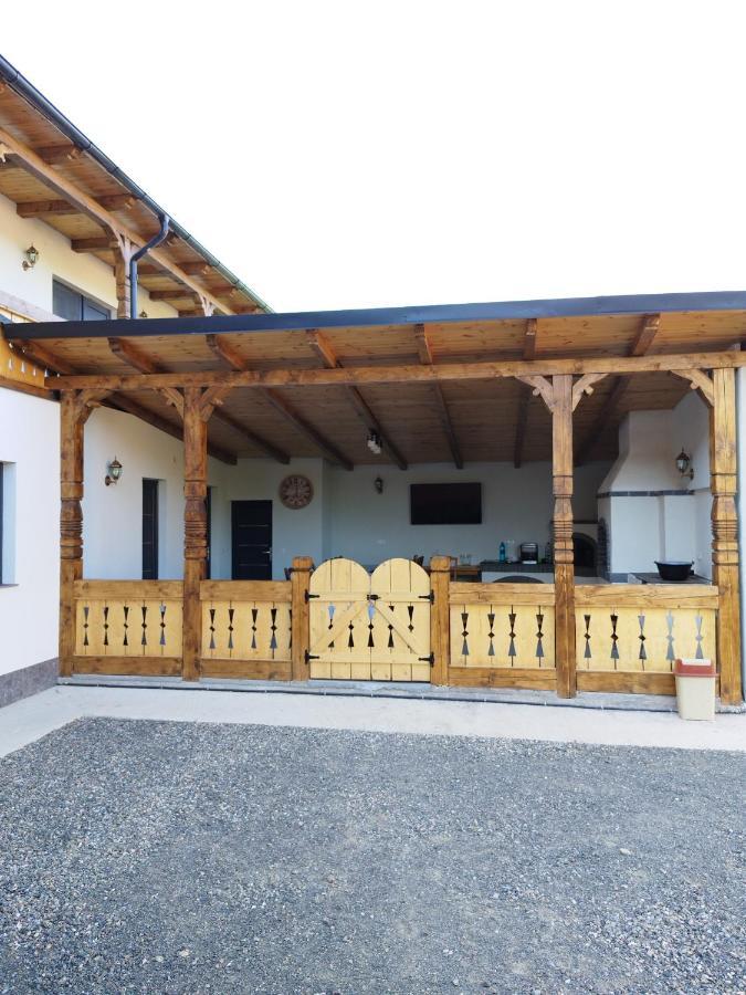 Casa de lângă pădure Hotel Sighetu Marmaţiei Exterior foto